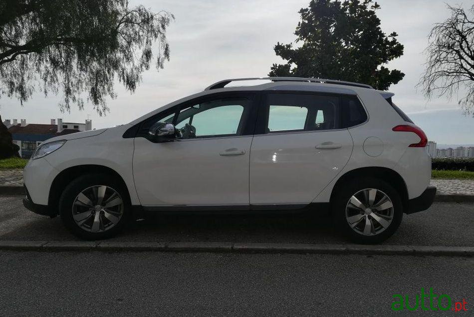 2015' Peugeot 2008 photo #5