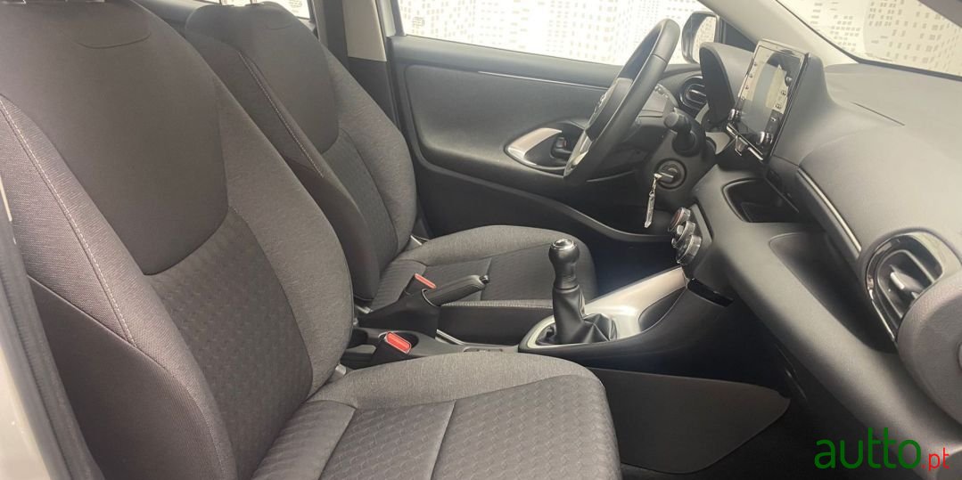 2021' Toyota Yaris photo #6