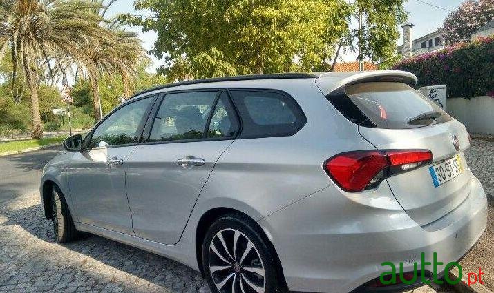 2017' Fiat Tipo Station Wagon photo #4