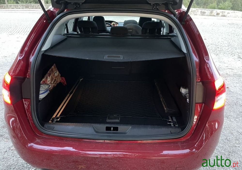 2014' Peugeot 308 Sw photo #5