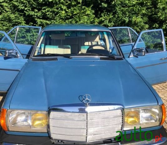 1977' Mercedes-Benz 240 Americano photo #1
