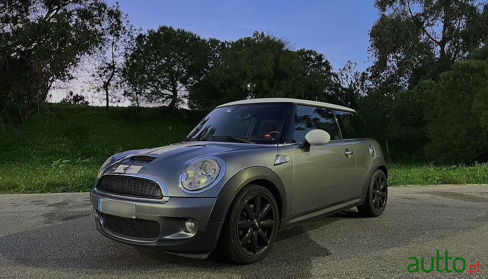 2008' MINI Cooper S Coupe photo #2
