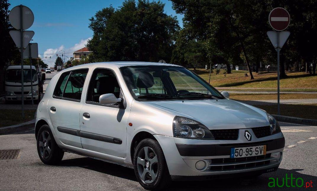 2002' Renault Clio 1.2 16V Expression photo #1