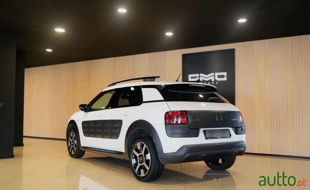 2016' Citroen C4 Cactus photo #3