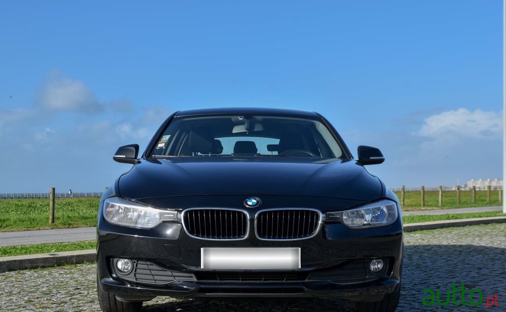 2016' BMW 318 D Touring Line Sport photo #2