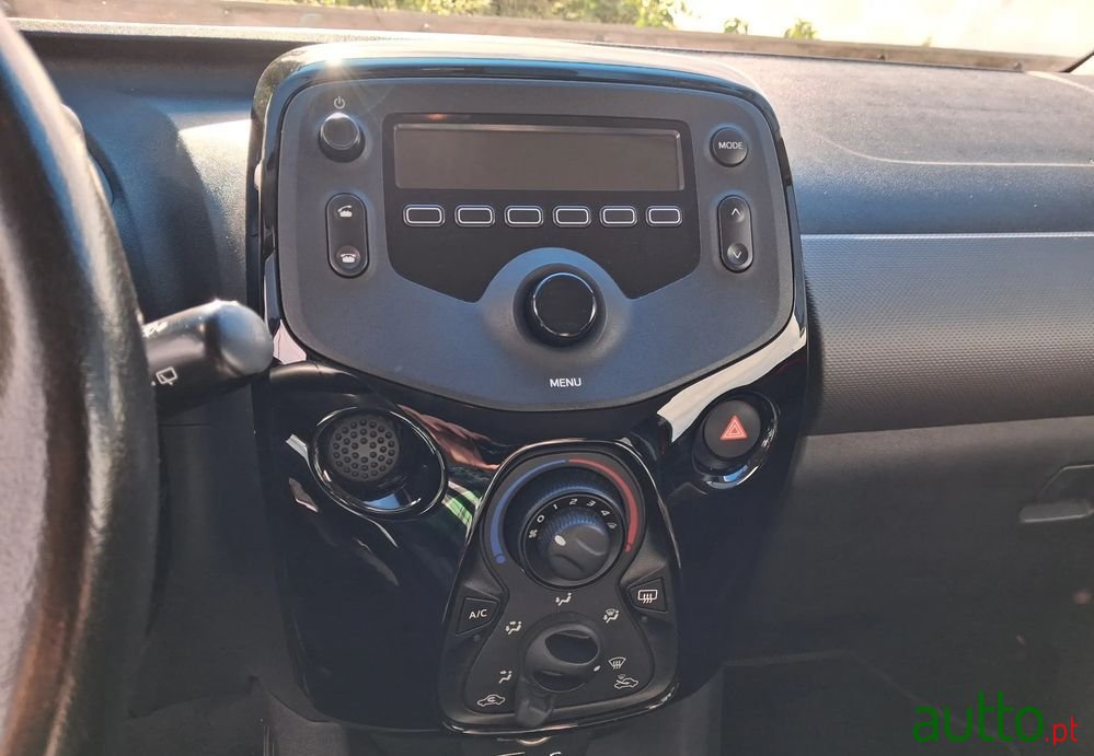 2020' Peugeot 108 photo #5