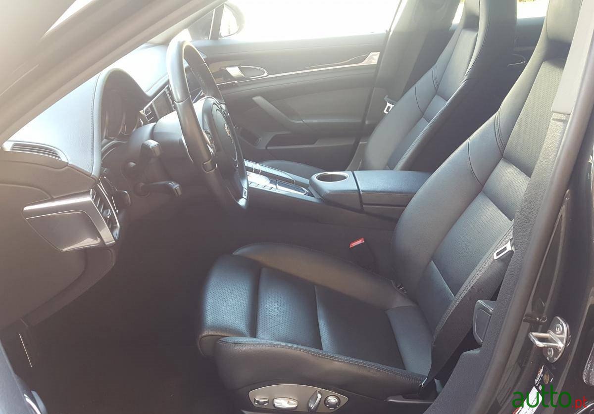 2011' Porsche Panamera Platinum Edition photo #3