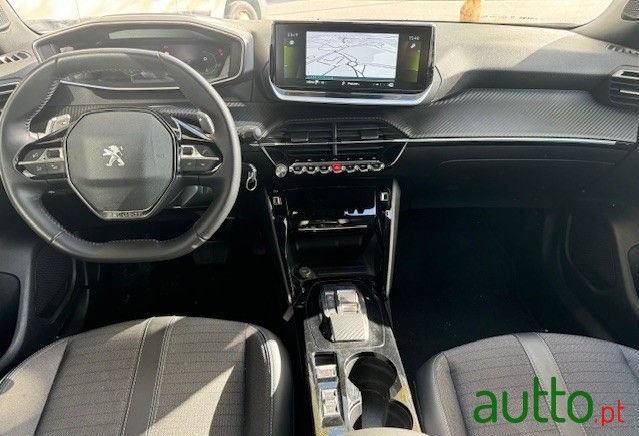 2022' Peugeot 2008 photo #5