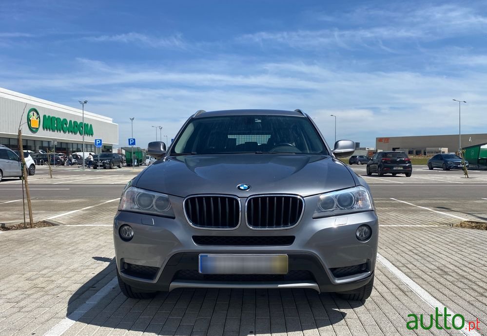 2013' BMW Série X 18 D Sdrive photo #2