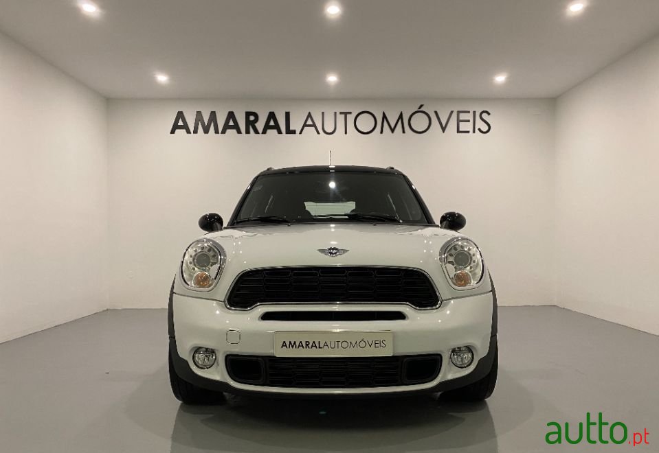 2011' MINI Countryman photo #2