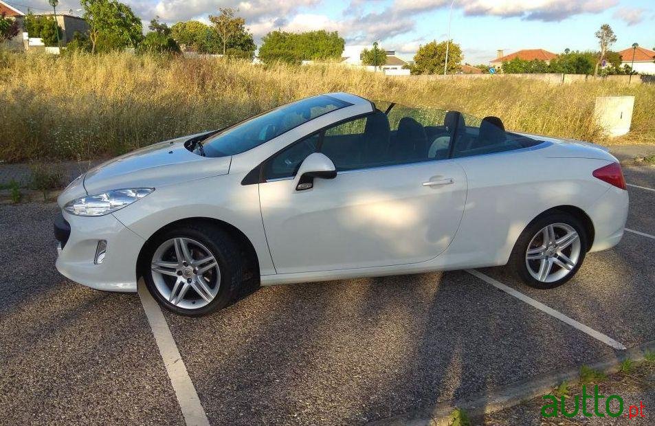 2010' Peugeot 308 photo #1