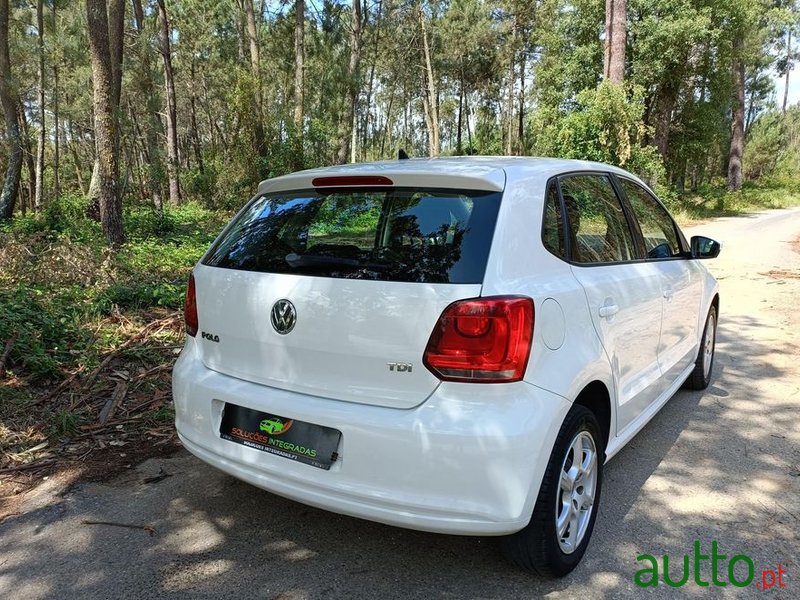 2013' Volkswagen Polo photo #6
