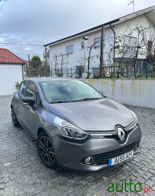 2015' Renault Clio photo #1