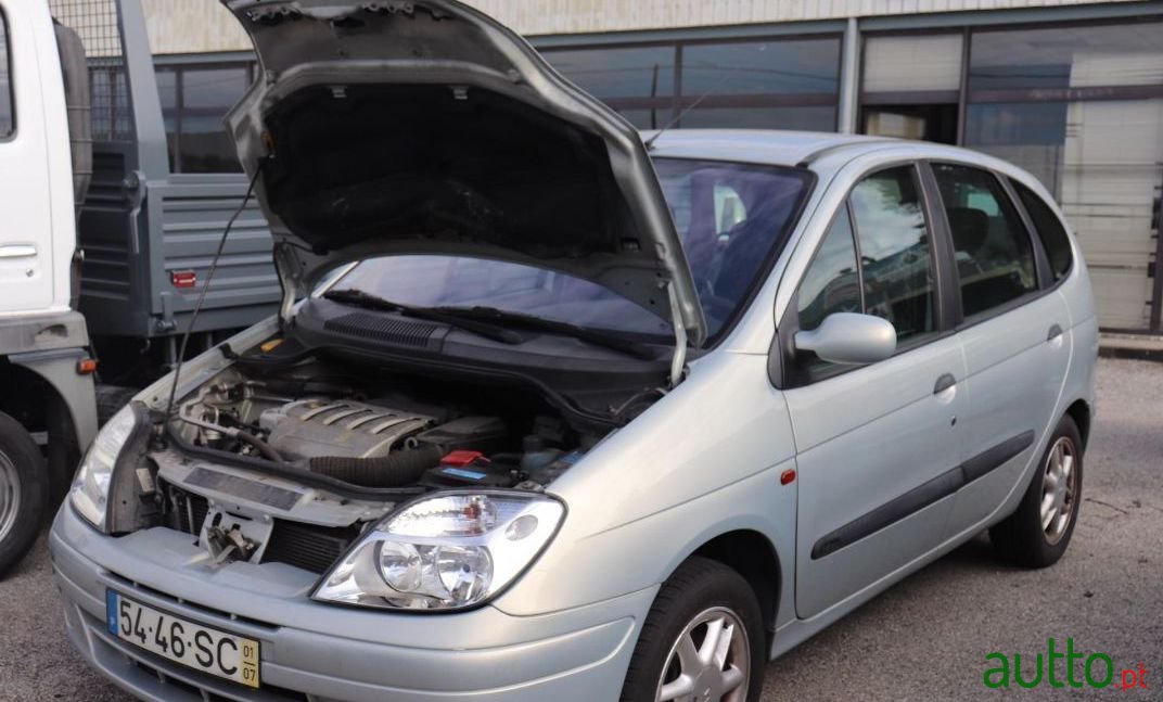 2001' Renault Scenic photo #1