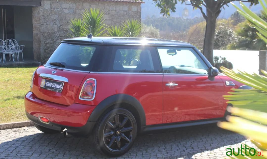 2010' MINI Cooper photo #5