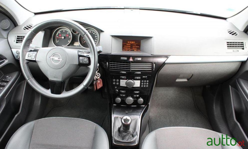 2009' Opel Astra Caravan photo #5