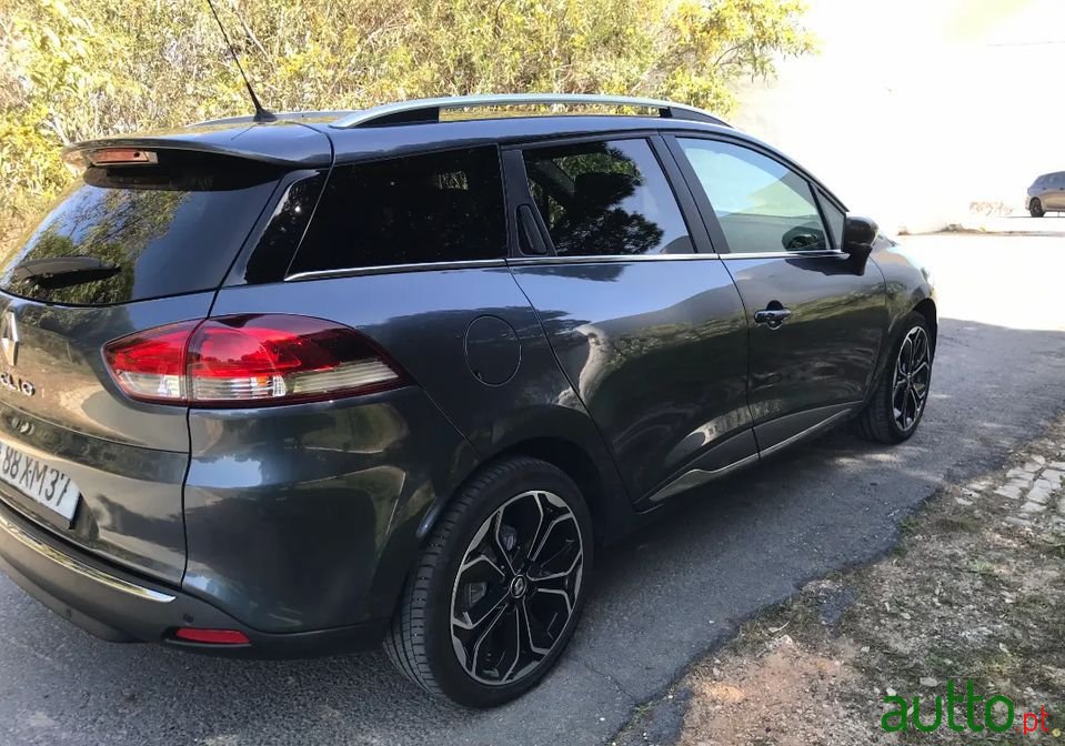 2019' Renault Clio Sport Tourer photo #4