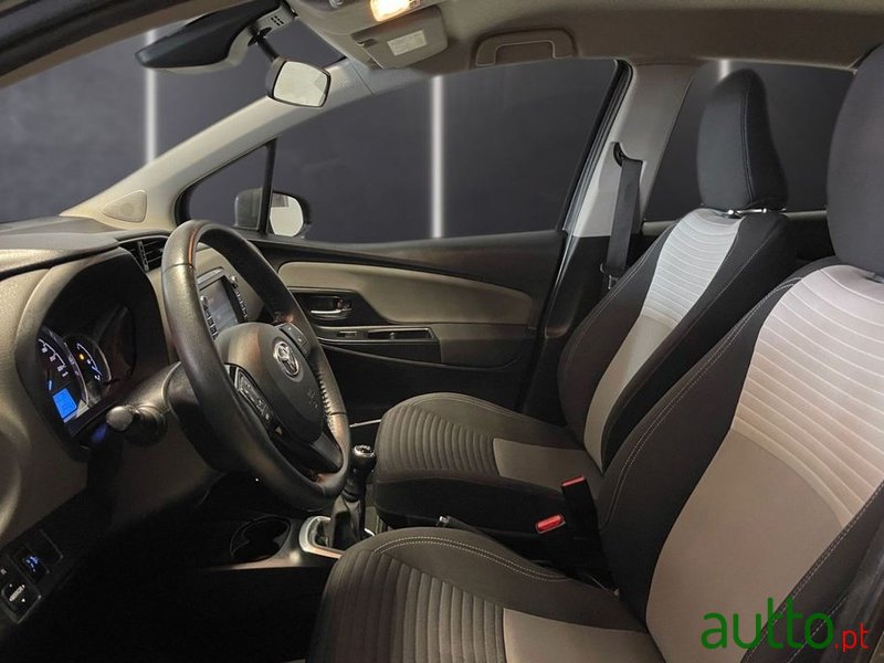 2019' Toyota Yaris photo #6