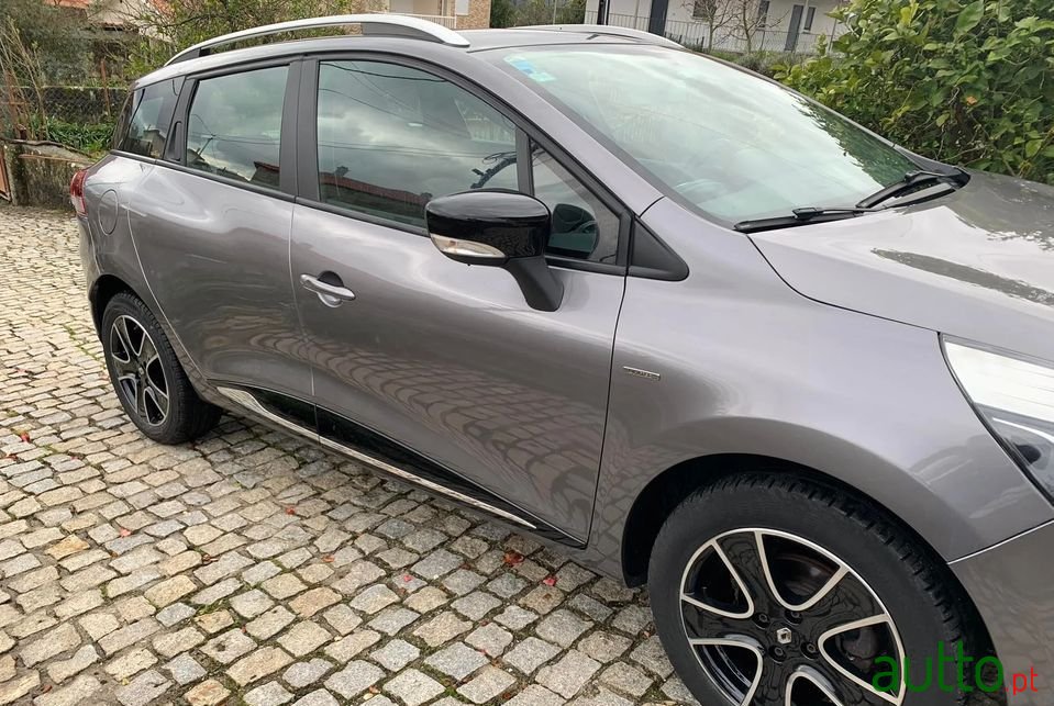 2013' Renault Clio Sport Tourer photo #2