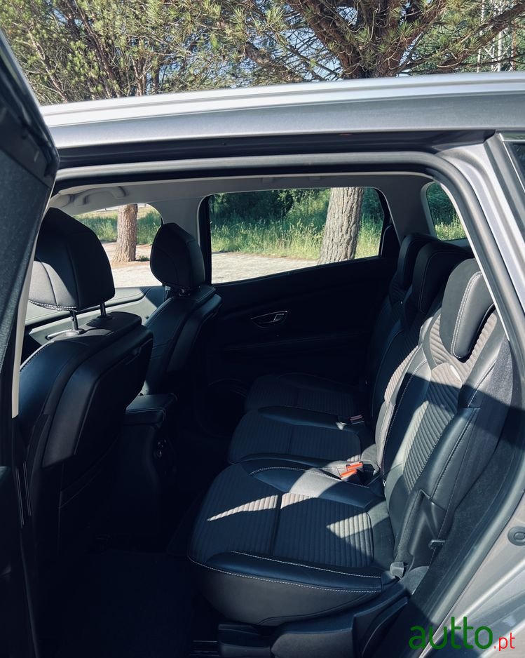 2018' Renault Grand Scenic photo #3