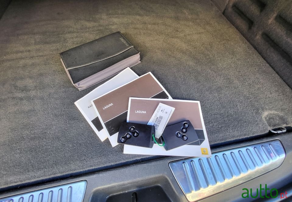 2009' Renault Laguna Break photo #5