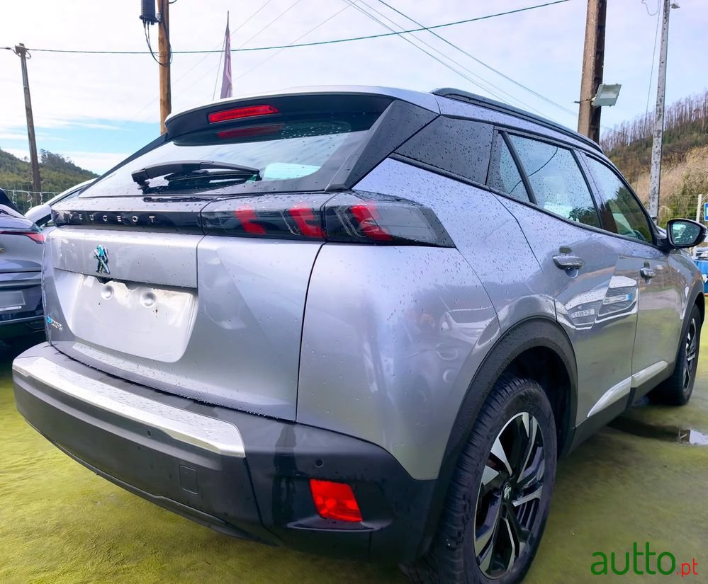 2020' Peugeot e-2008 Allure photo #3