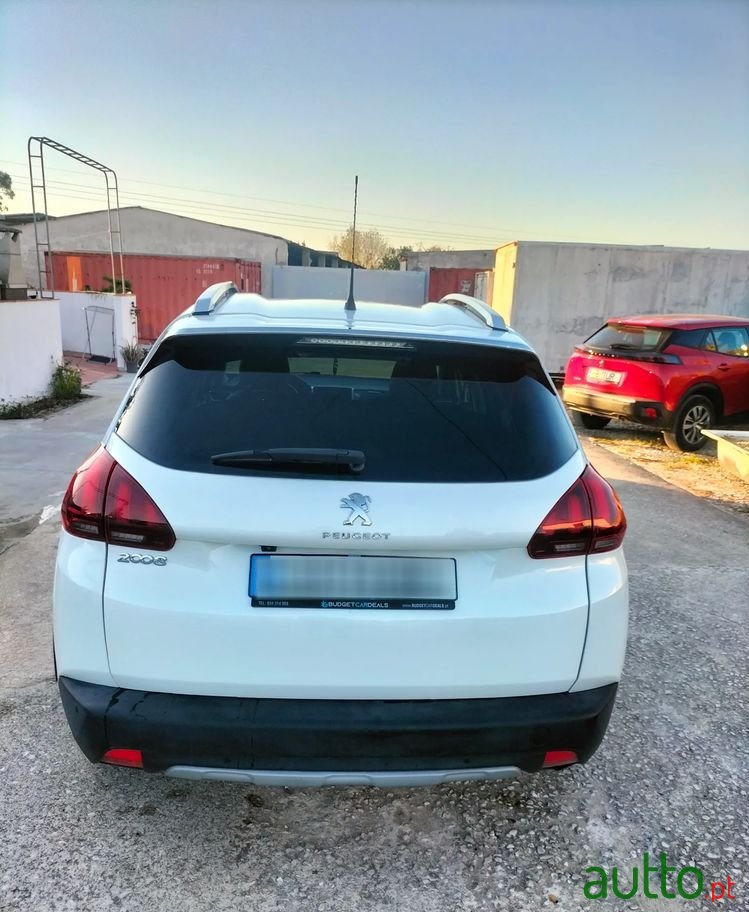 2017' Peugeot 2008 photo #3