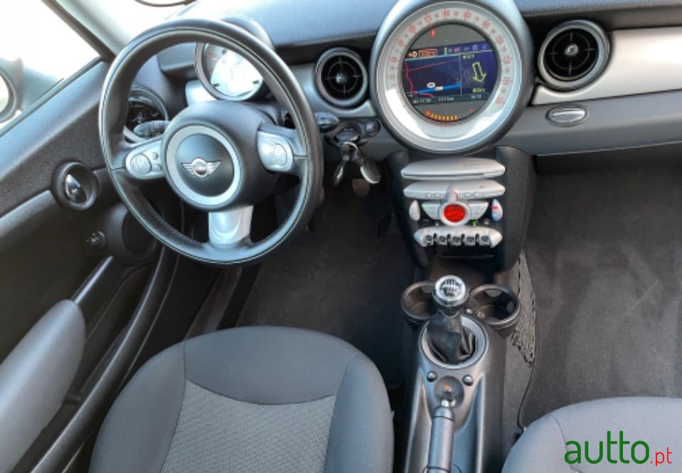 2009' MINI Cooper photo #2
