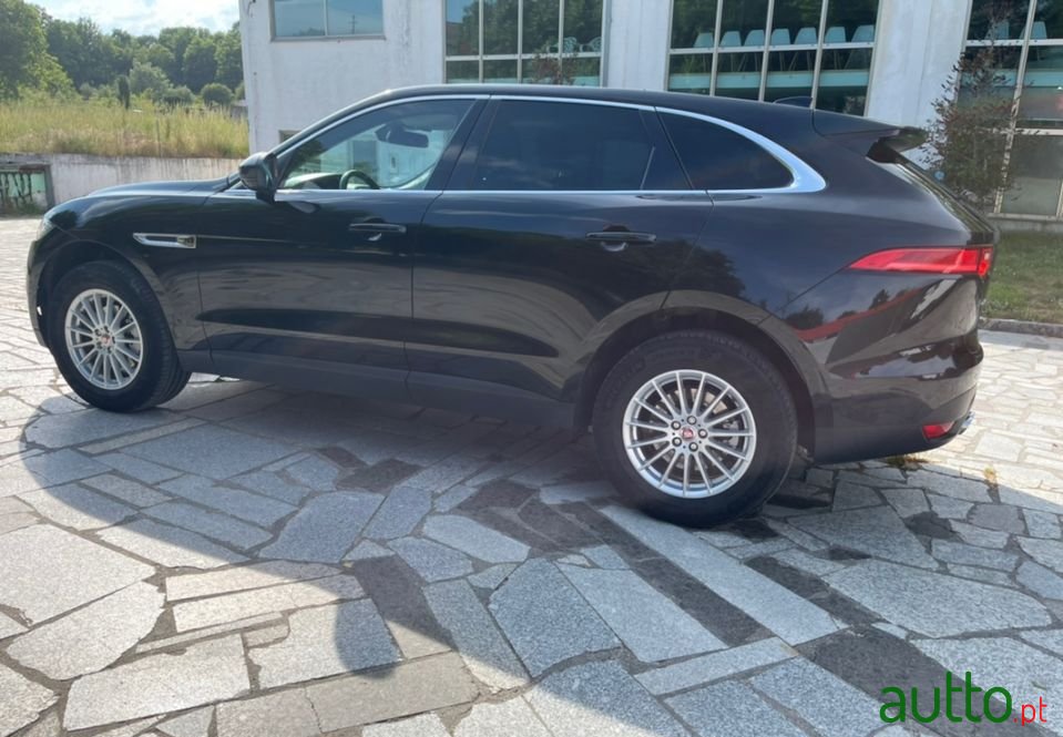 2016' Jaguar F-Pace photo #4