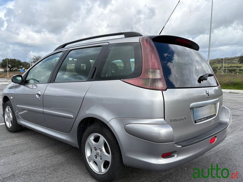 2005' Peugeot 206 Sw photo #5