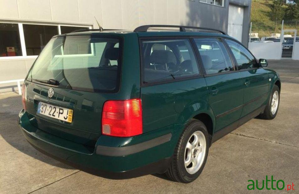 1997' Volkswagen Passat Variant photo #1