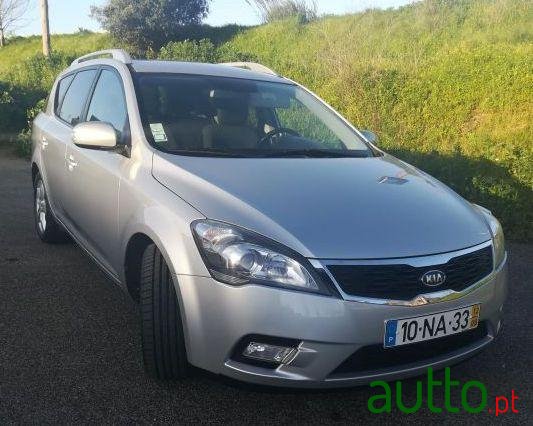 2012' Kia Ceed Sw photo #2