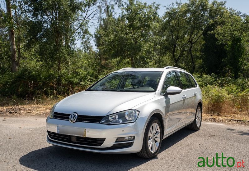 2015' Volkswagen Golf Variant photo #1