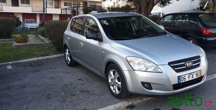 2008' Kia Ceed Crdi photo #1