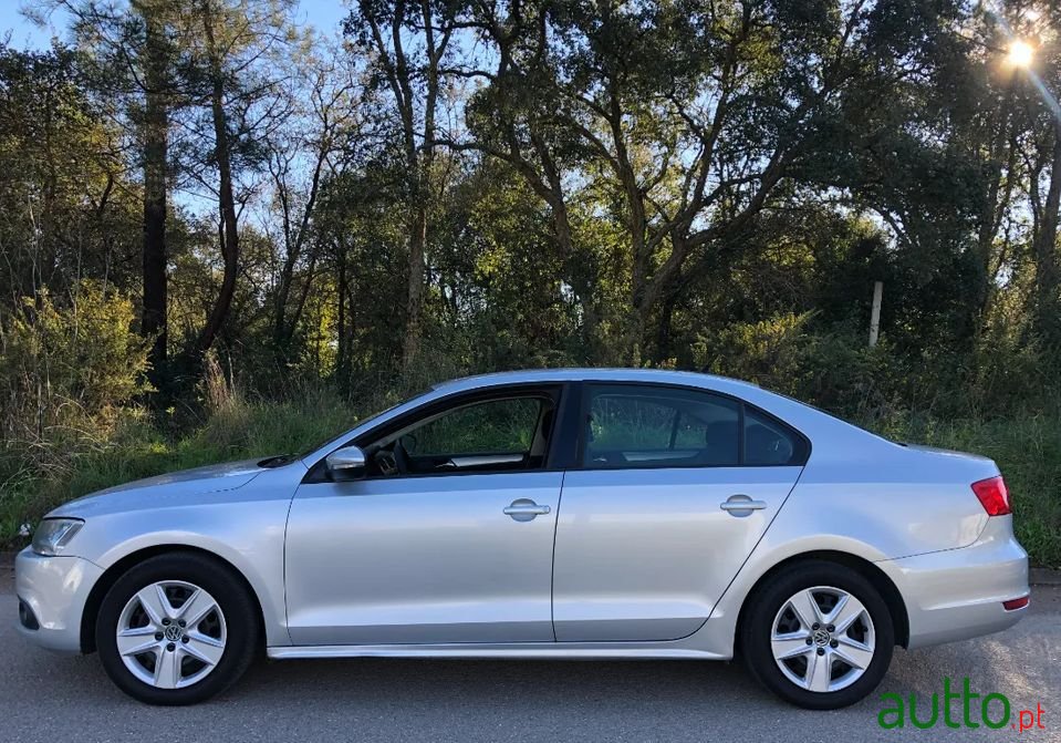 2014' Volkswagen Jetta photo #3