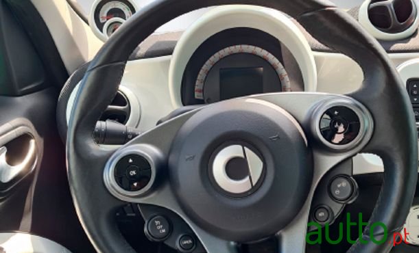 2018' Smart Forfour Passion photo #5