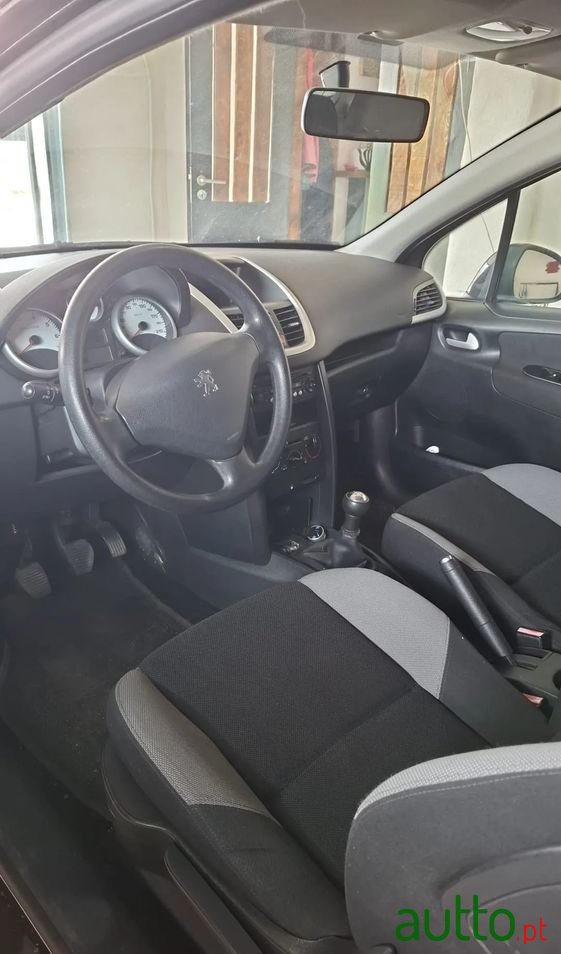 2007' Peugeot 207 1.4 16V Trendy photo #5