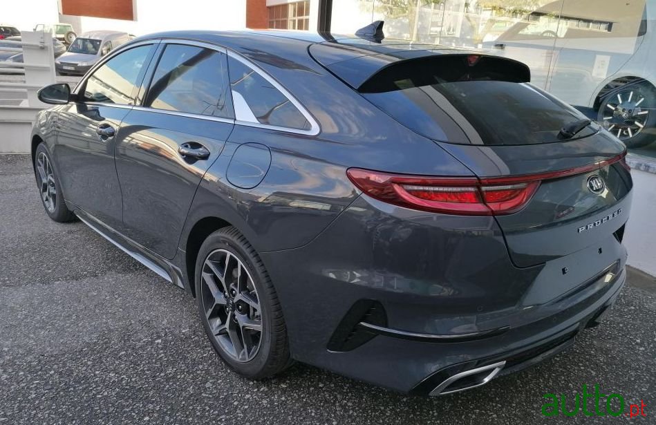 2020' Kia Proceed 1.0 T-Gdi Gt Line photo #4