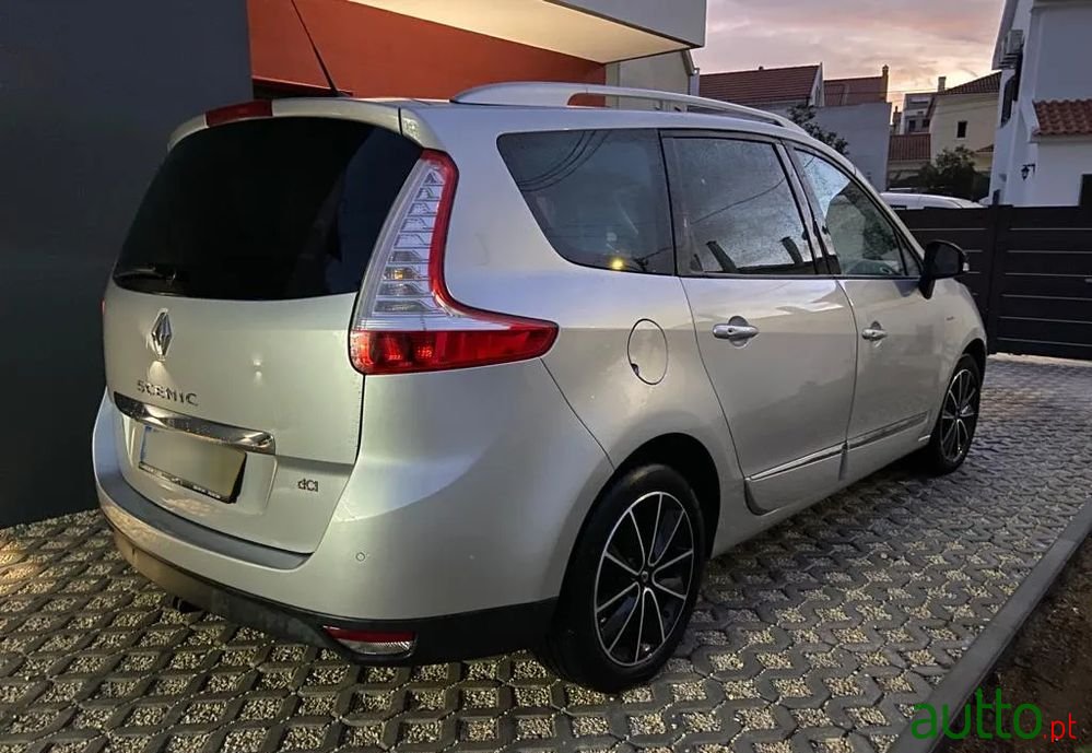 2013' Renault Grand Scenic photo #5