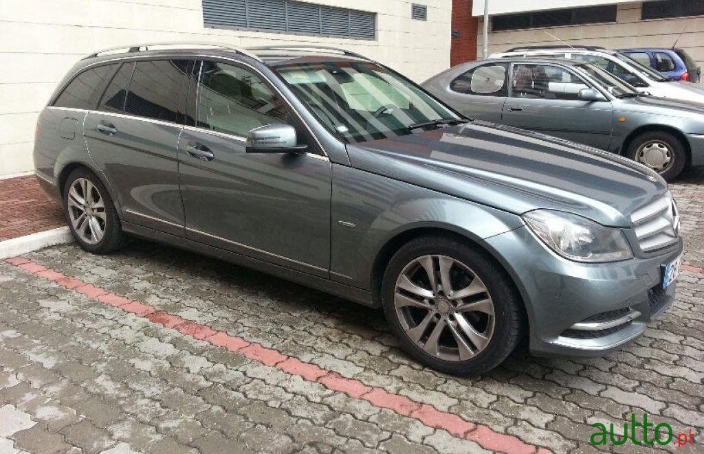 2012' Mercedes-Benz 200 CDi Avantgarde BE photo #1