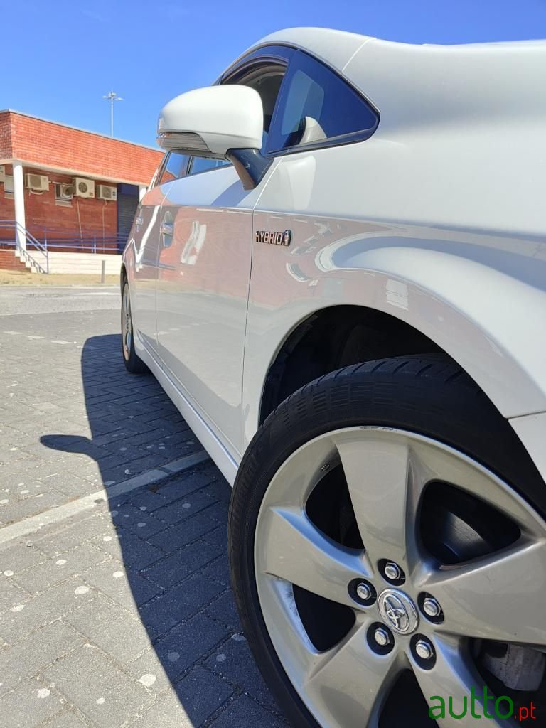 2010' Toyota Prius photo #3