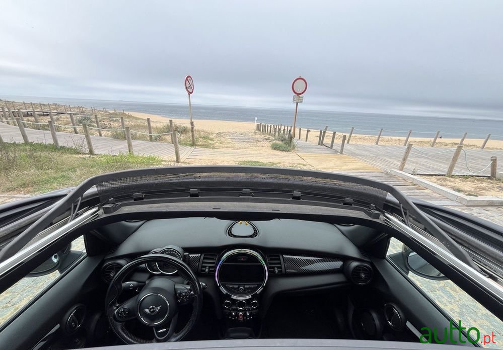 2016' MINI Cooper photo #6