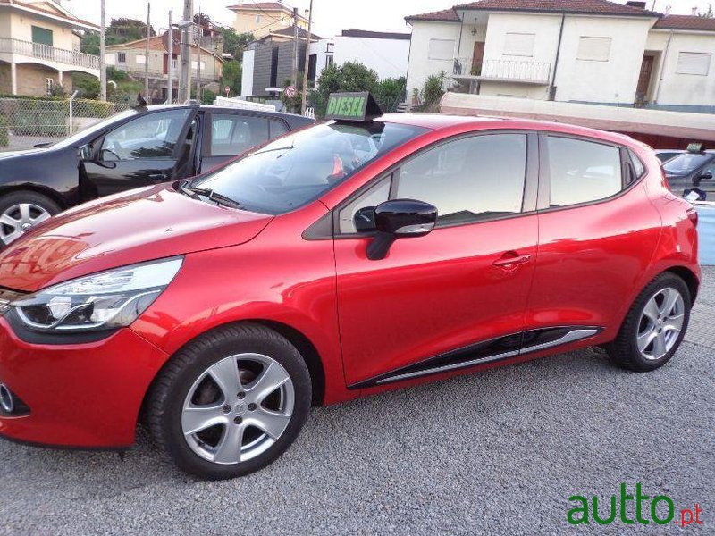 2013' Renault Clio Dynamique S 83G photo #2