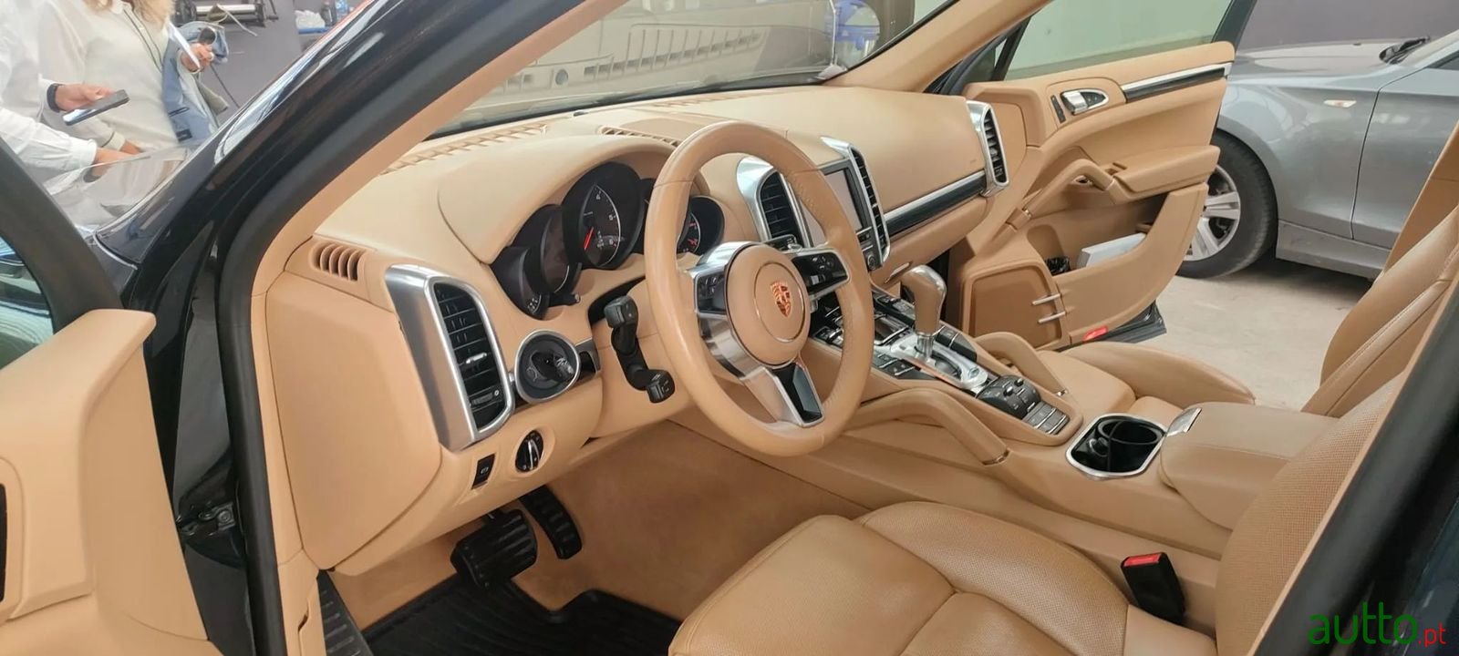 2015' Porsche Cayenne photo #5