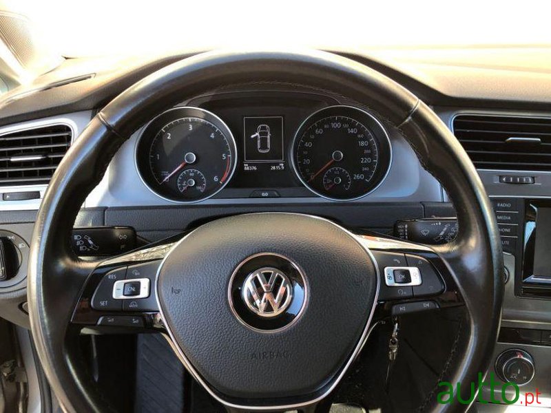 2015' Volkswagen Golf photo #3