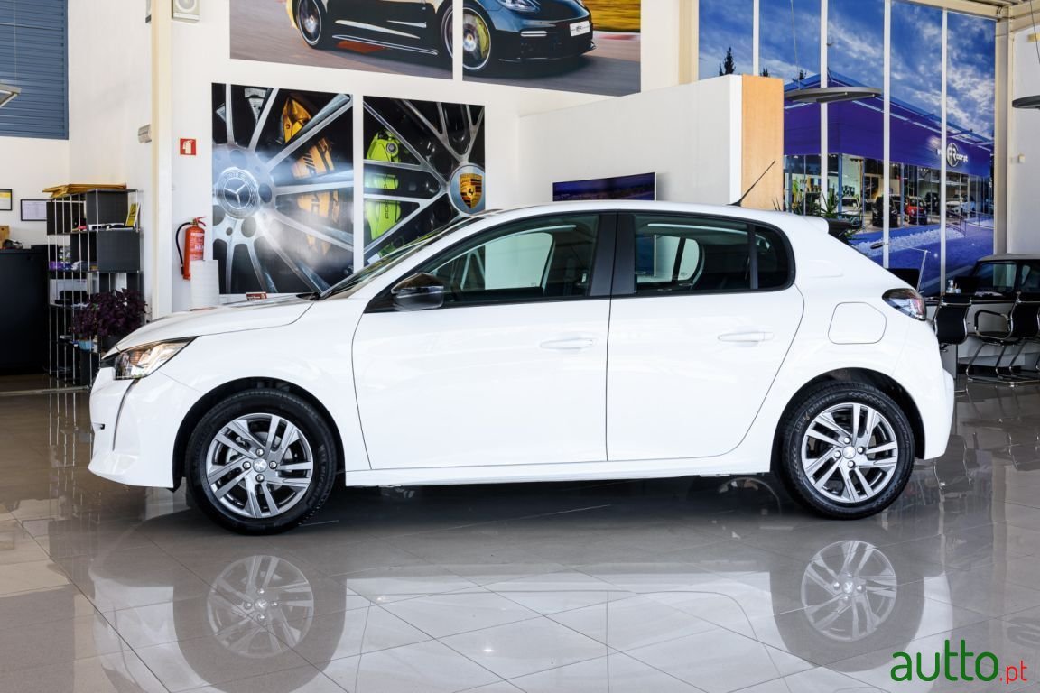 2022' Peugeot 208 photo #2