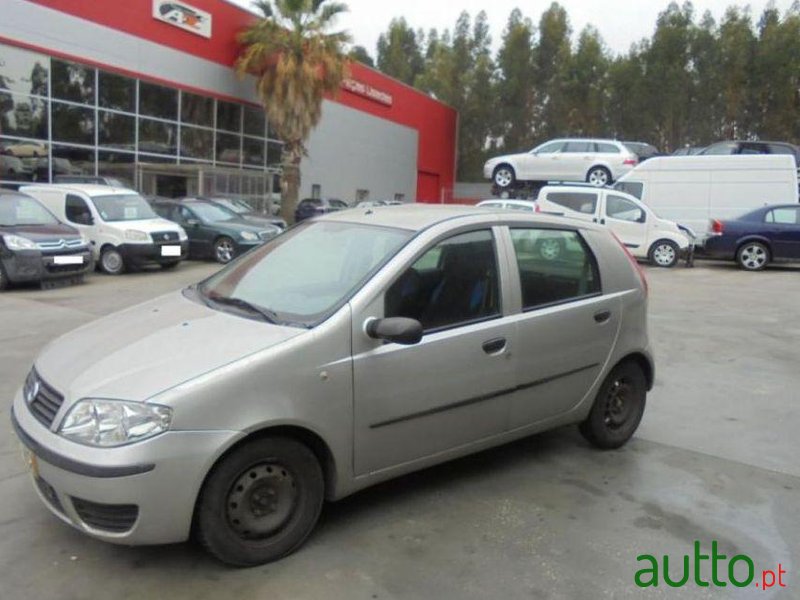 2004' Fiat Punto 70 Jtd Mu. Dynamic Dual. photo #2