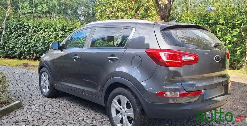2011' Kia Sportage 1.7 Crdi Isg Ex photo #2