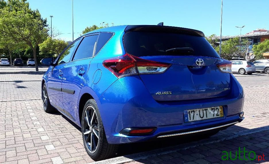 2018' Toyota Auris photo #2