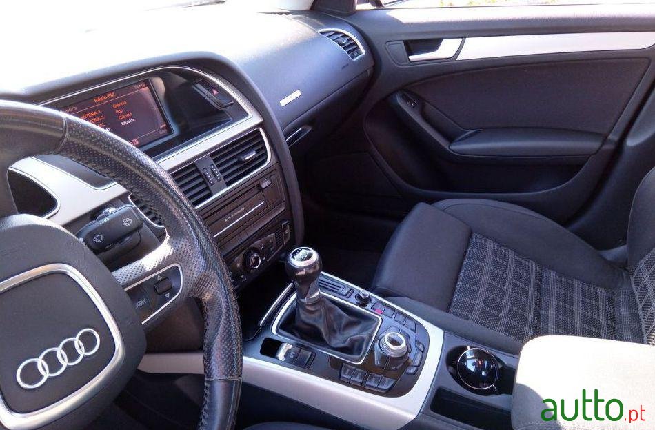 2011' Audi A5 Sportback photo #3